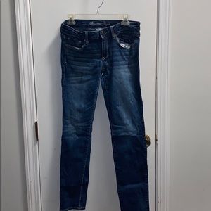 American Eagle size 6 dark wash jeans